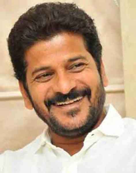 CM Revanth Reddy In Delhi To Invite Sonia Rahul Gandhi For Warangal