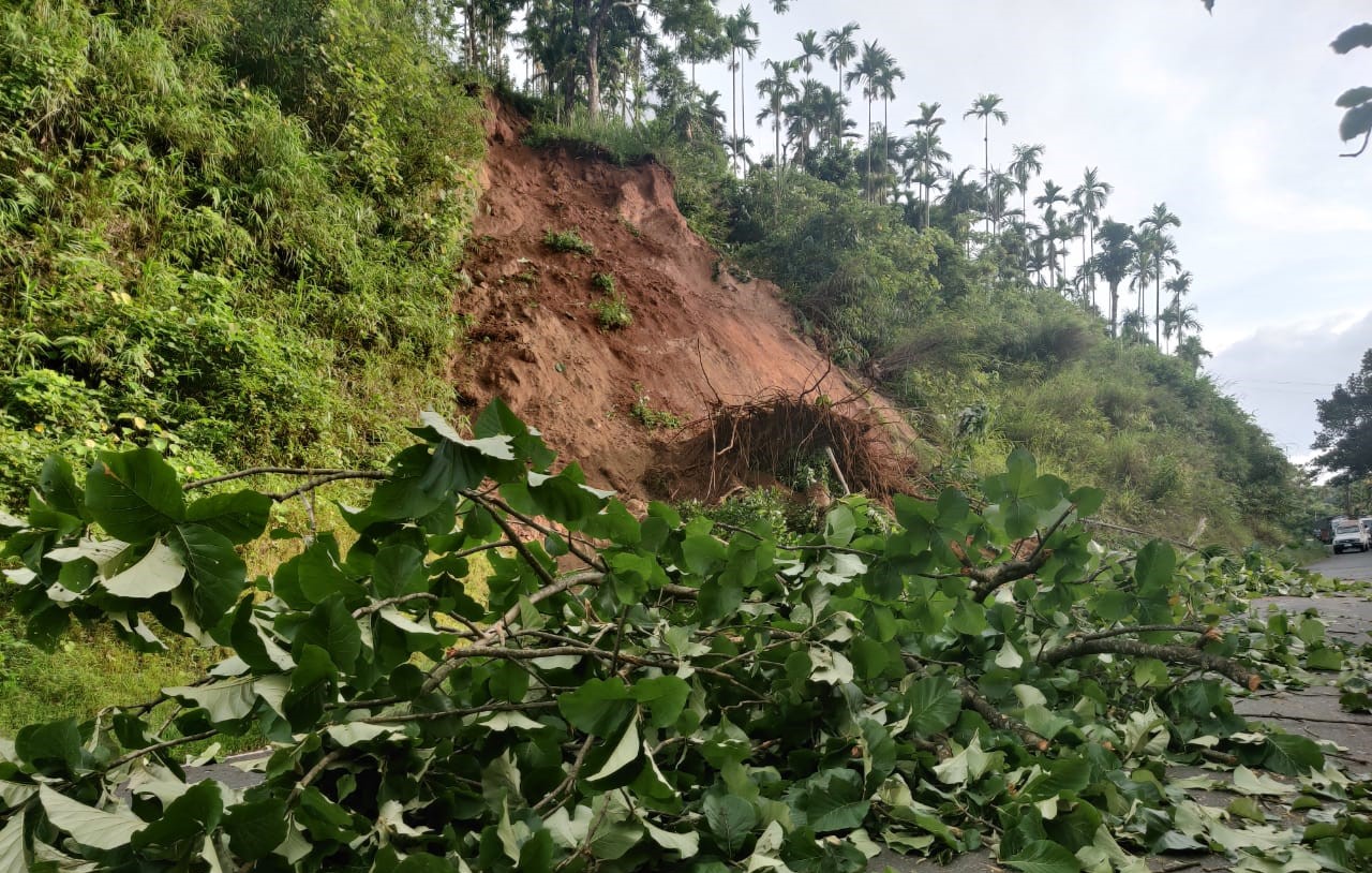 rains-trigger-major-landslides-on-nh-62-the-shillong-times