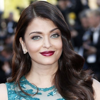 Aishwarya Rai Bachchan in all-black outfit leaves for Cannes with