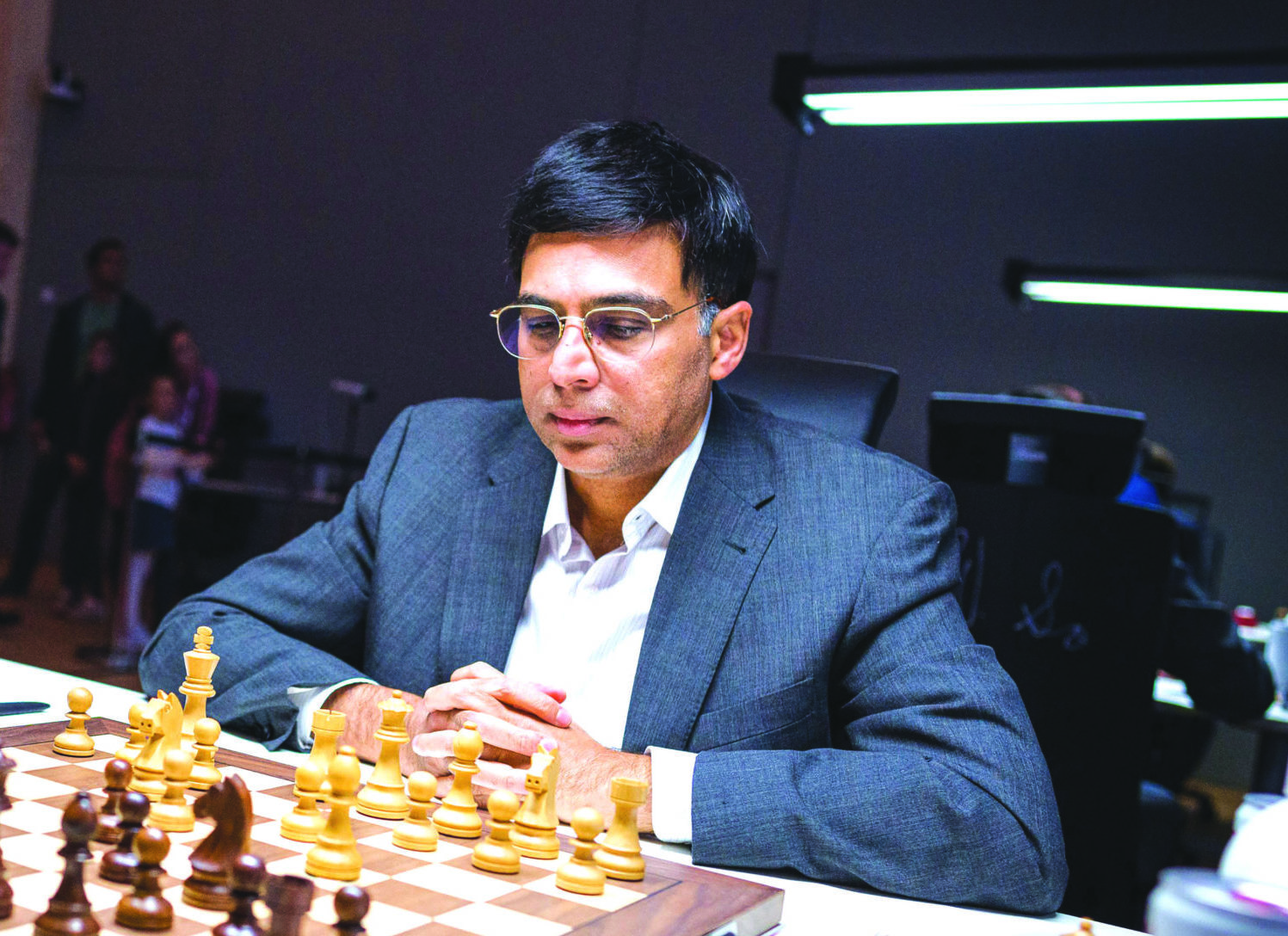 Viswanathan Anand defeats Wang Hao for third straight win to