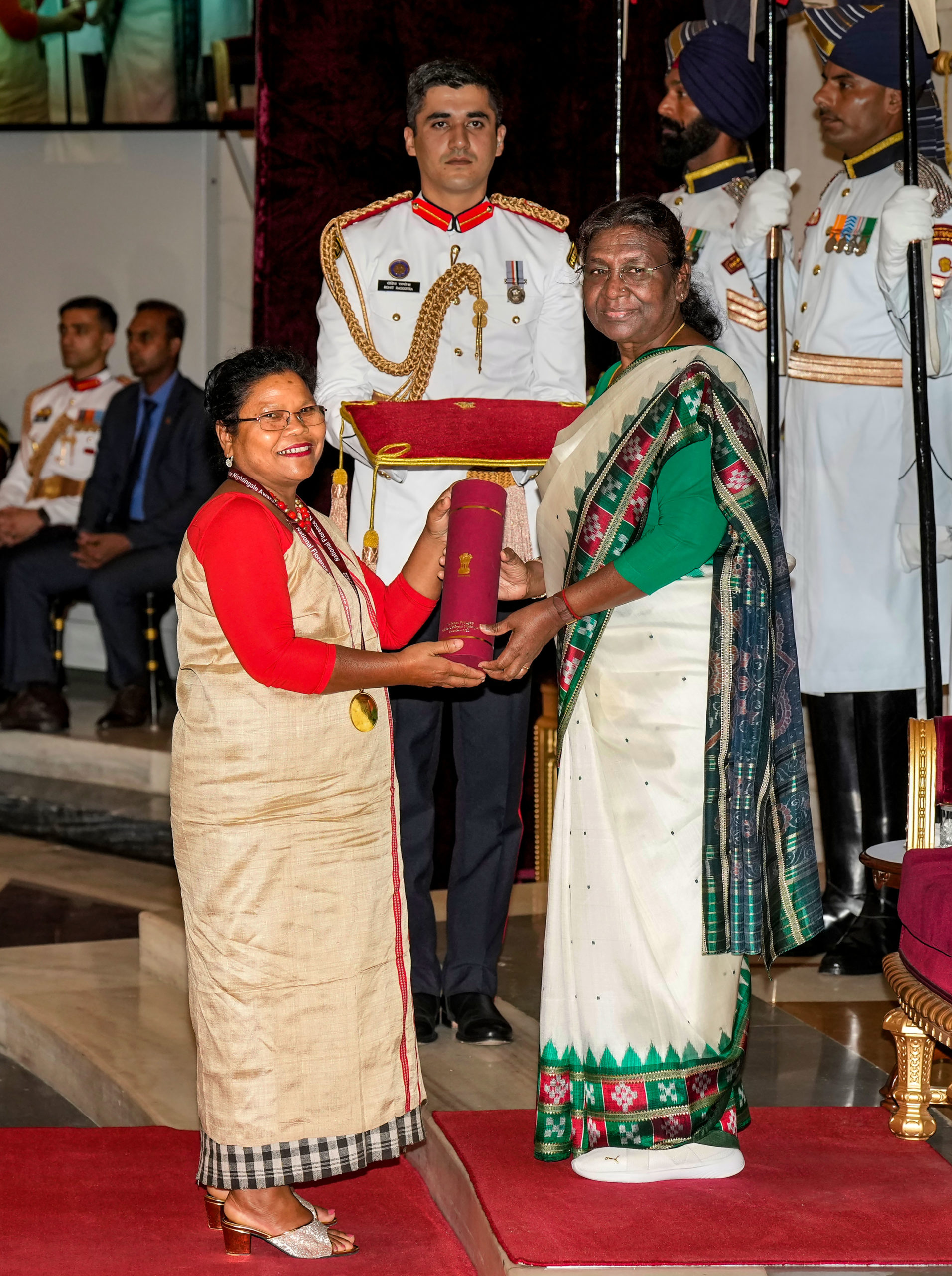 President Murmu present Florence Nightingale Award to Reliance Pyrngap