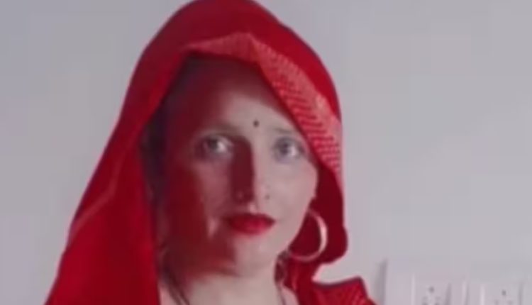 Pakistani woman embraces Hinduism, doesn't want to return to Pakistan