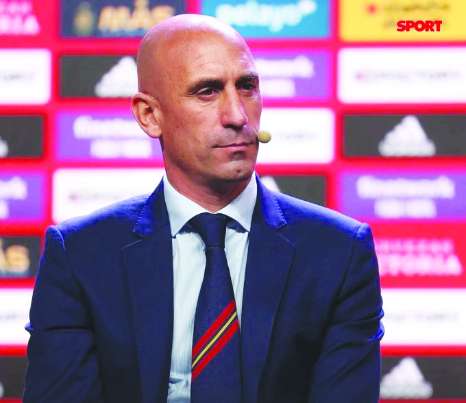 Luis Rubiales resigns as Spanish football chief