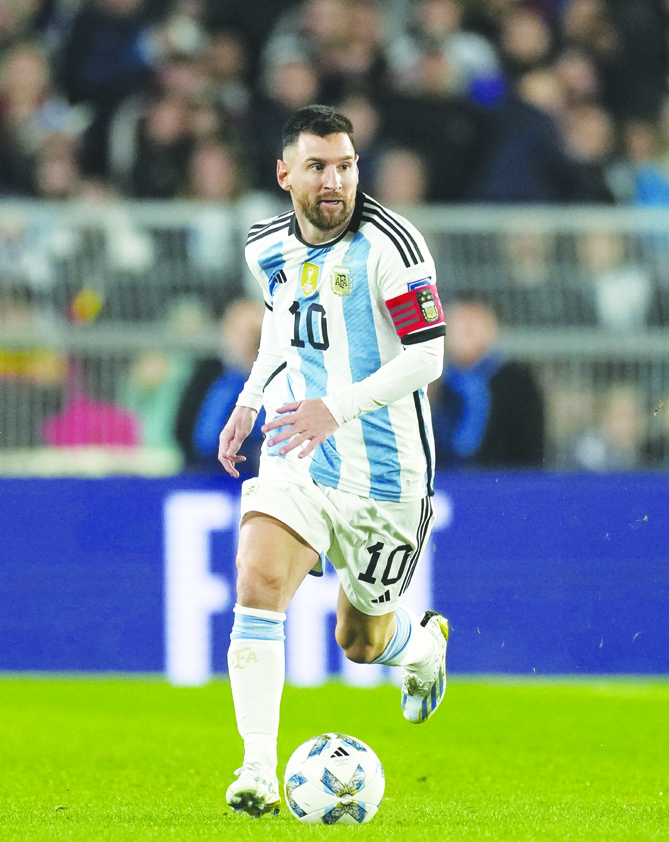 Lionel Messi free kick leads Argentina to victory over Ecuador in