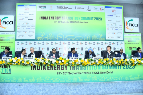 India Headed To Meet 500 GW Green Energy Target Ahead Of 2030, Says ...