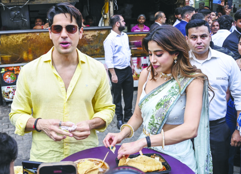 Actors Janhvi Kapoor and Sidharth Malhotra have ‘chhole bhature’